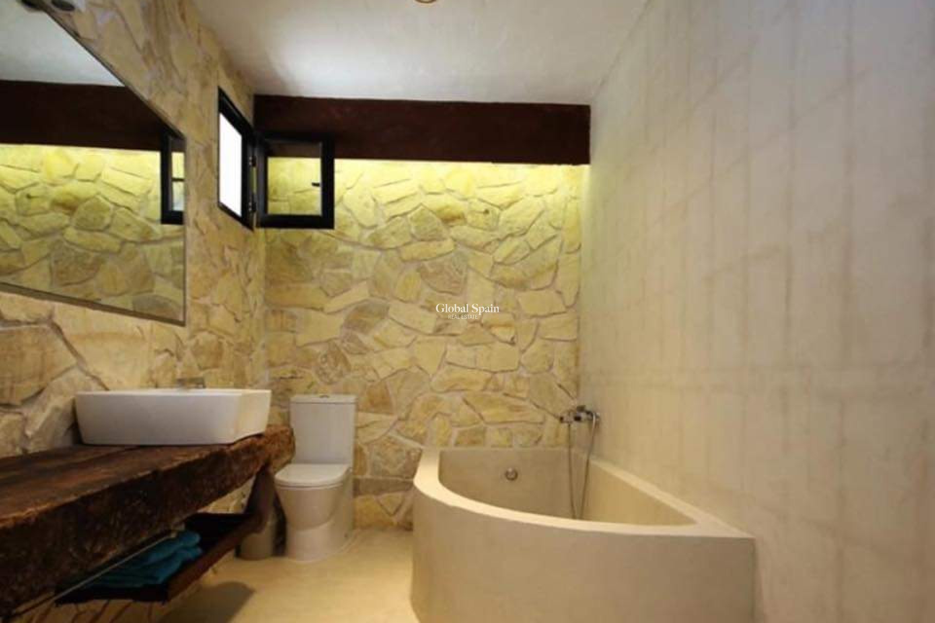 Resale - HOUSE -
TÀRBENA - Inland