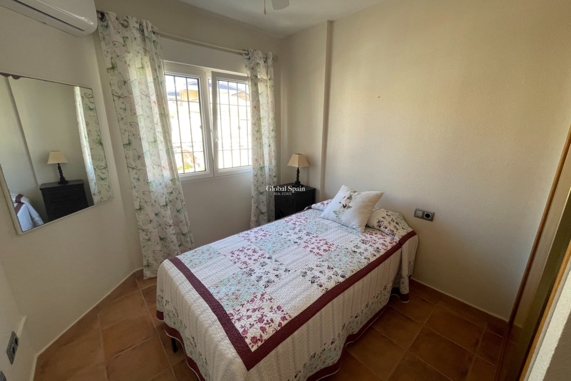Resale - HOUSE -
TORRE DE LA HORADADA - Costa Blanca