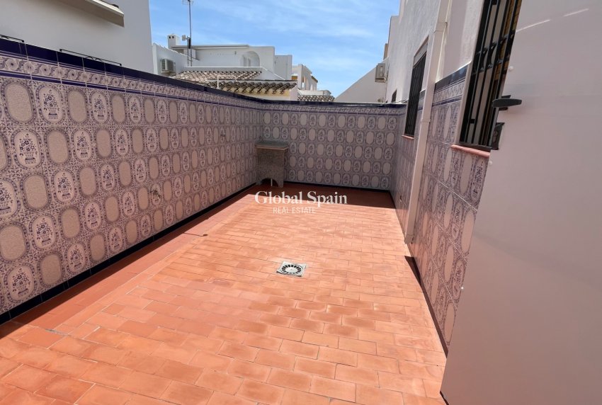 Resale - HOUSE -
TORRE DE LA HORADADA - Costa Blanca