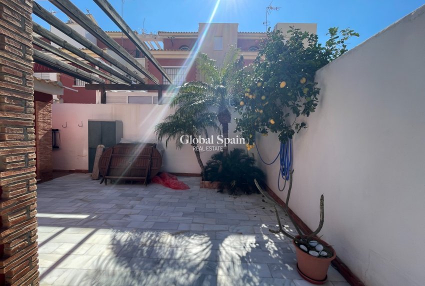 Resale - HOUSE -
TORRE DE LA HORADADA - Costa Blanca