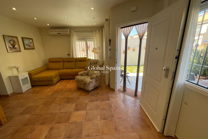 Resale - HOUSE -
TORRE DE LA HORADADA - Costa Blanca