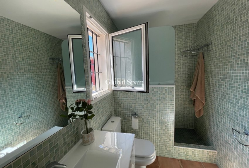 Resale - HOUSE -
TORRE DE LA HORADADA - Costa Blanca