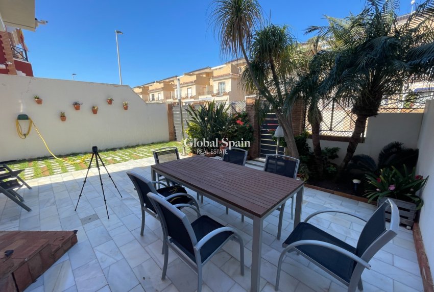 Resale - HOUSE -
TORRE DE LA HORADADA - Costa Blanca