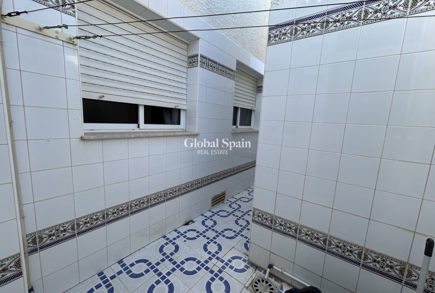 Resale - HOUSE -
TORRE DE LA HORADADA - Costa Blanca