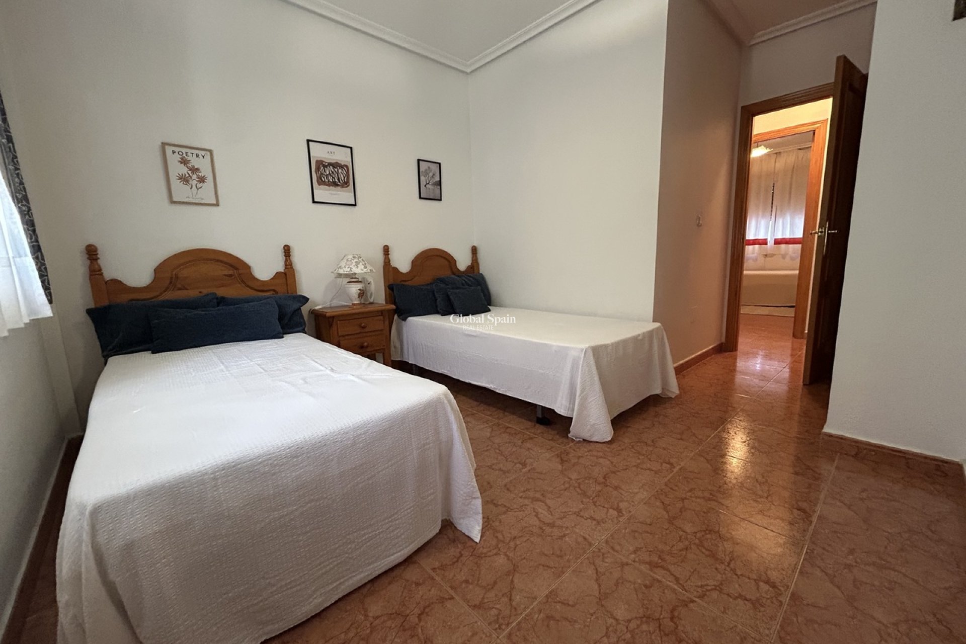 Resale - HOUSE -
TORRE DE LA HORADADA - Costa Blanca