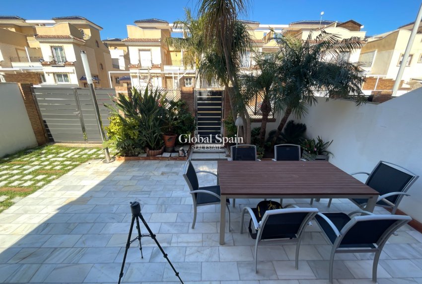 Resale - HOUSE -
TORRE DE LA HORADADA - Costa Blanca