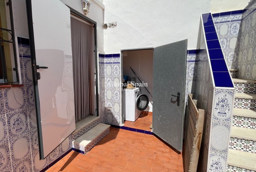 Resale - HOUSE -
TORRE DE LA HORADADA - Costa Blanca