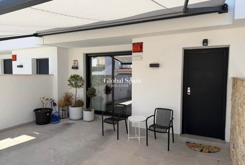 Resale - HOUSE -
TORRE DE LA HORADADA - Costa Blanca