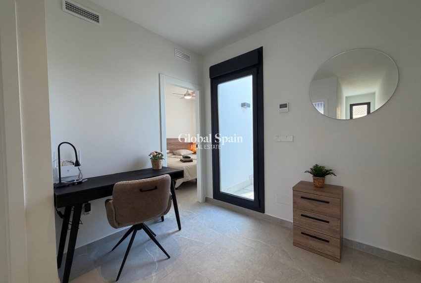 Resale - HOUSE -
TORRE DE LA HORADADA - Costa Blanca