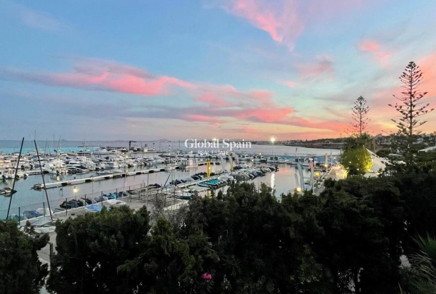 Resale - HOUSE -
TORRE DE LA HORADADA - Costa Blanca