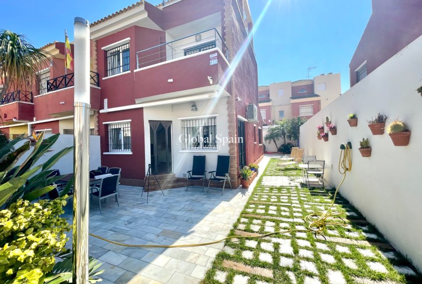 Resale - HOUSE -
TORRE DE LA HORADADA - Costa Blanca