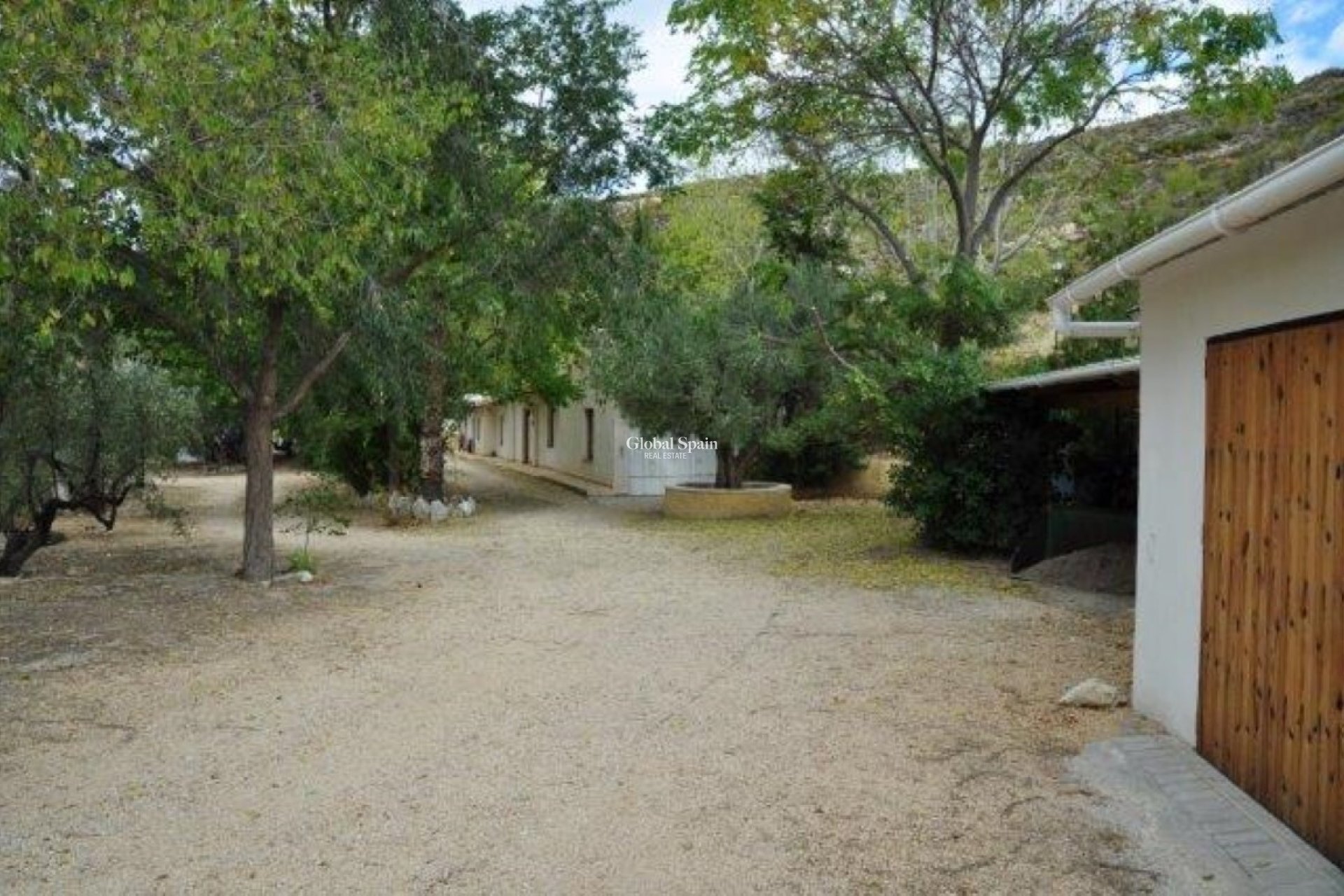 Resale - HOUSE -
TORREMANZANAS - Costa Blanca