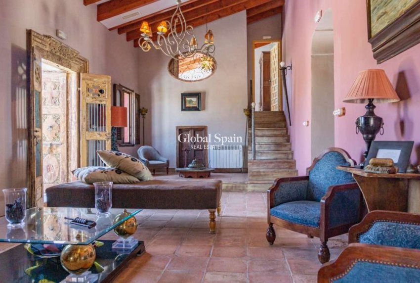 Resale - HOUSE -
TORREMENDO - Costa Blanca