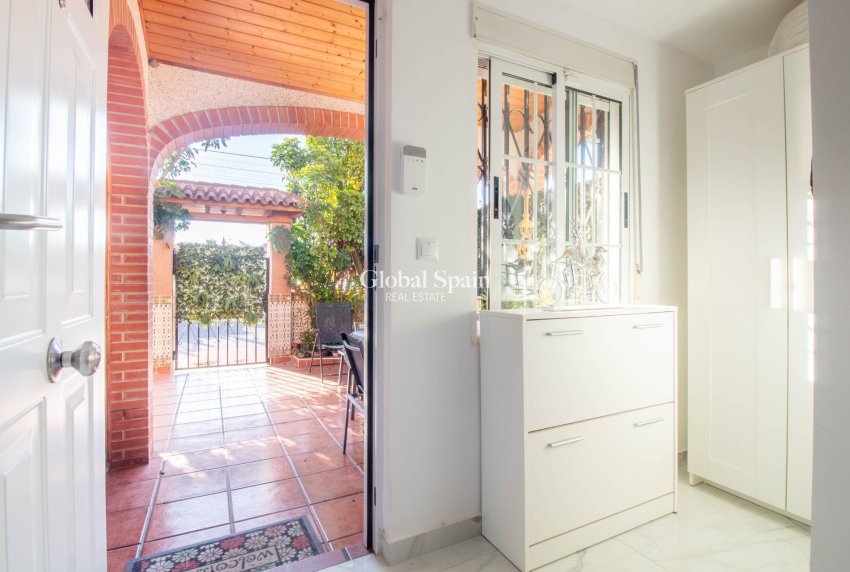 Resale - House -
TORREVIEJA - Acequion