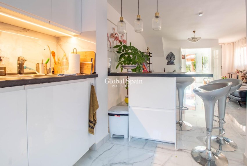 Resale - House -
TORREVIEJA - Acequion