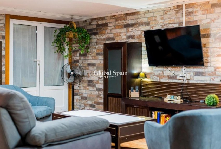 Resale - HOUSE -
TORREVIEJA - Acequion