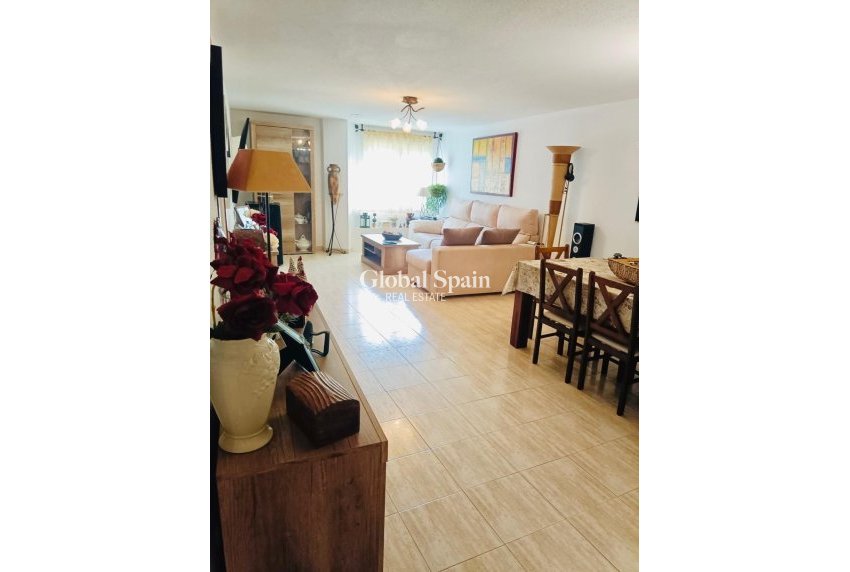 Resale - HOUSE -
TORREVIEJA - Acequion