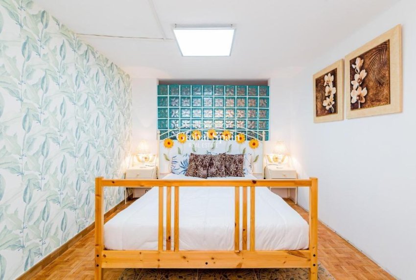 Resale - HOUSE -
TORREVIEJA - Acequion