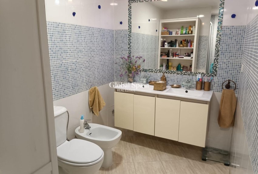 Resale - HOUSE -
TORREVIEJA - Acequion