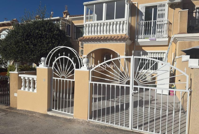 Resale - HOUSE -
TORREVIEJA - Aguas Nuevas