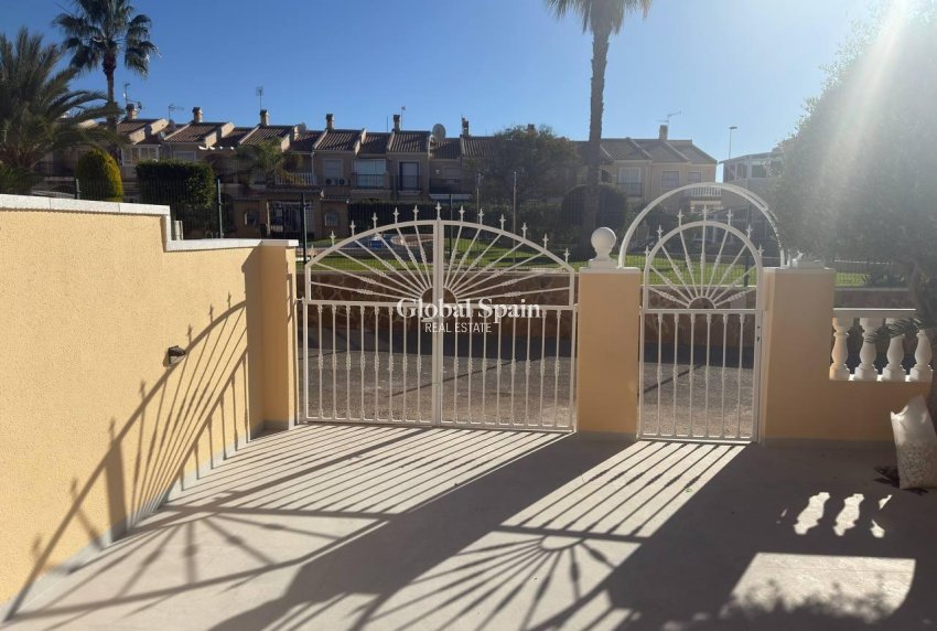 Resale - HOUSE -
TORREVIEJA - Aguas Nuevas