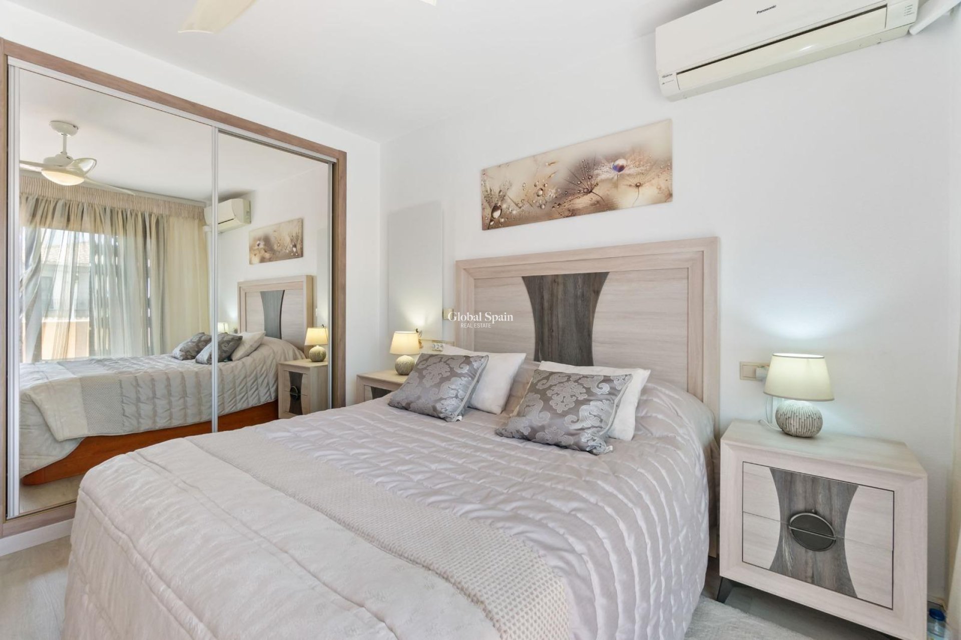 Resale - HOUSE -
TORREVIEJA - Aguas Nuevas