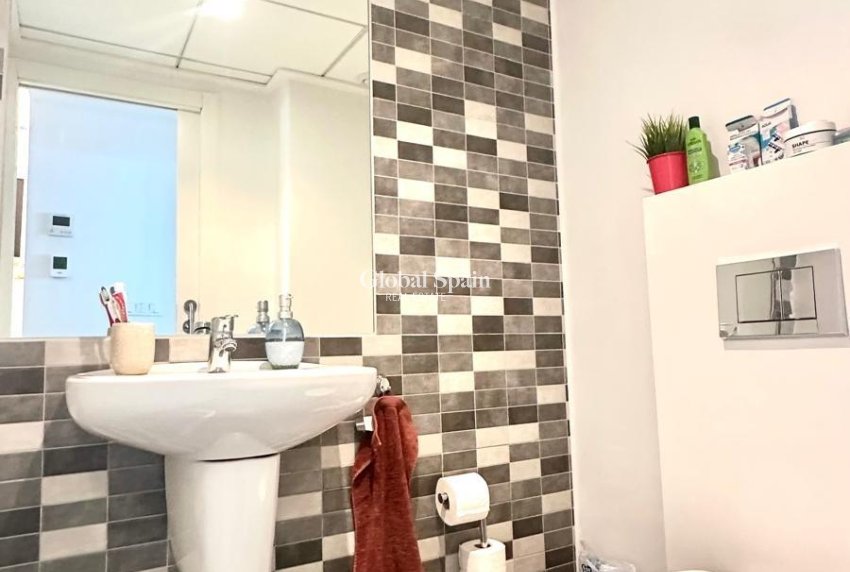 Resale - HOUSE -
TORREVIEJA - Aguas Nuevas