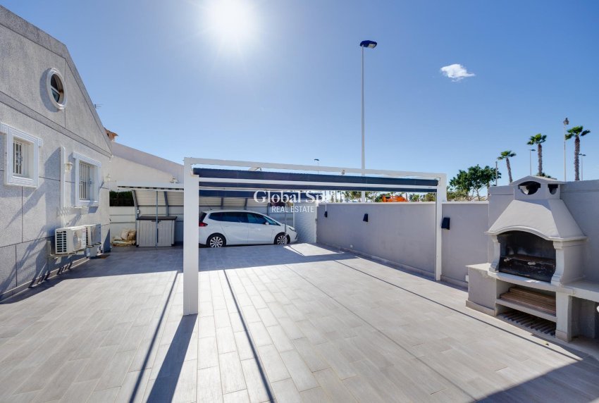 Resale - HOUSE -
TORREVIEJA - Aguas Nuevas