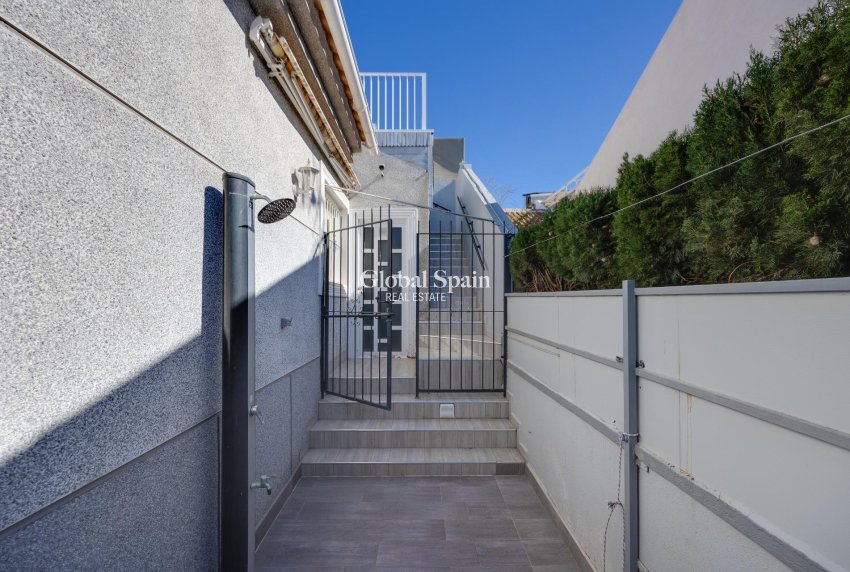 Resale - HOUSE -
TORREVIEJA - Aguas Nuevas