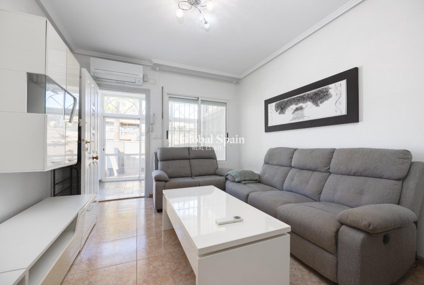 Resale - HOUSE -
TORREVIEJA - Aguas Nuevas