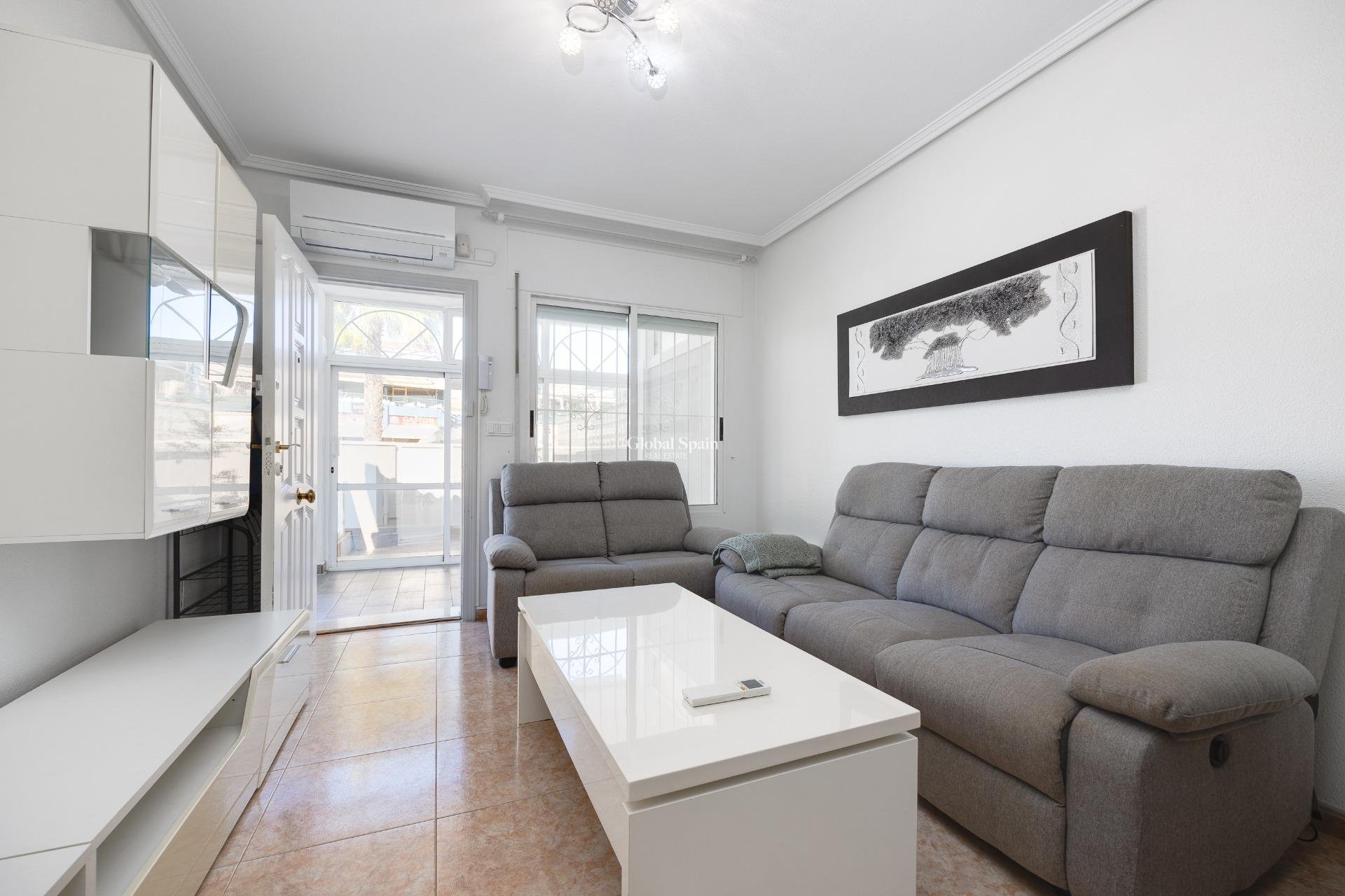 Resale - HOUSE -
TORREVIEJA - Aguas Nuevas