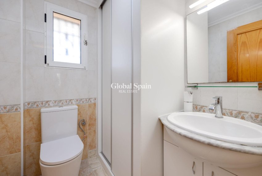 Resale - HOUSE -
TORREVIEJA - Aguas Nuevas