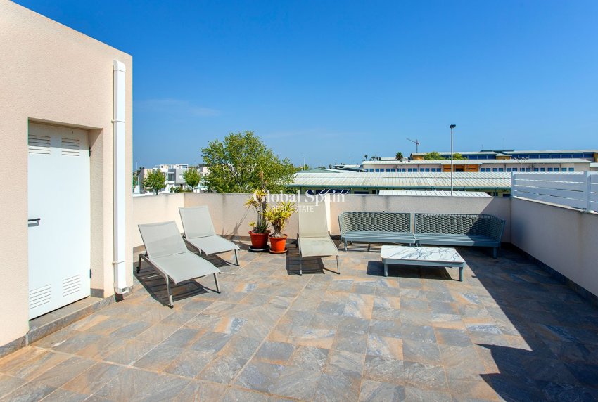 Resale - HOUSE -
TORREVIEJA - Aguas Nuevas