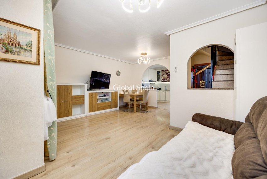 Resale - HOUSE -
TORREVIEJA - Aguas Nuevas
