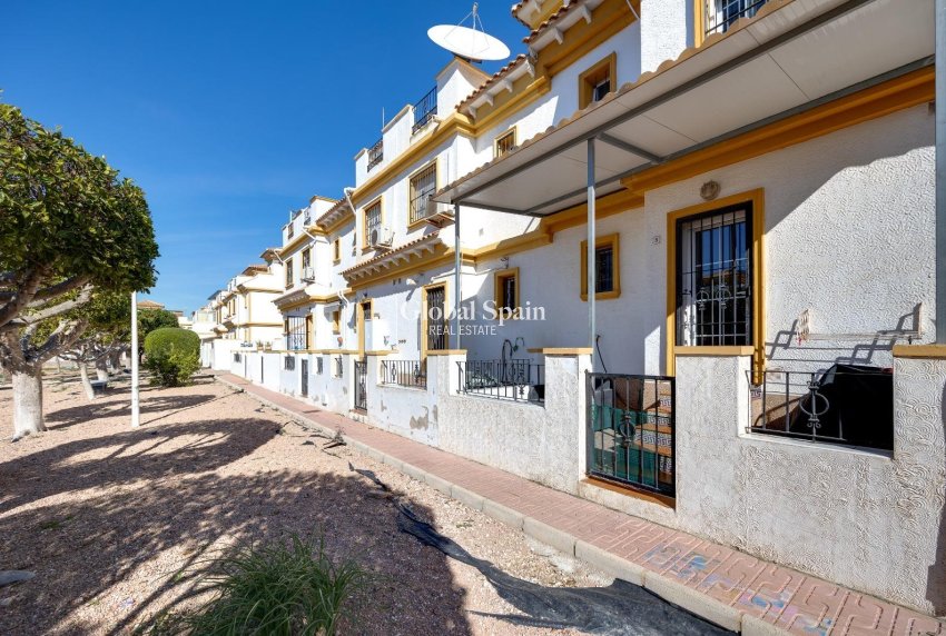 Resale - HOUSE -
TORREVIEJA - Aguas Nuevas