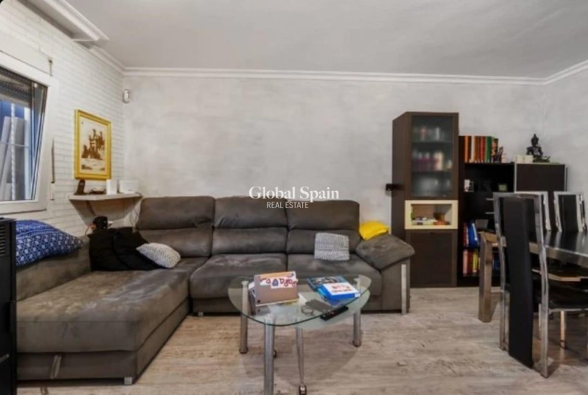 Resale - HOUSE -
TORREVIEJA - Aguas Nuevas