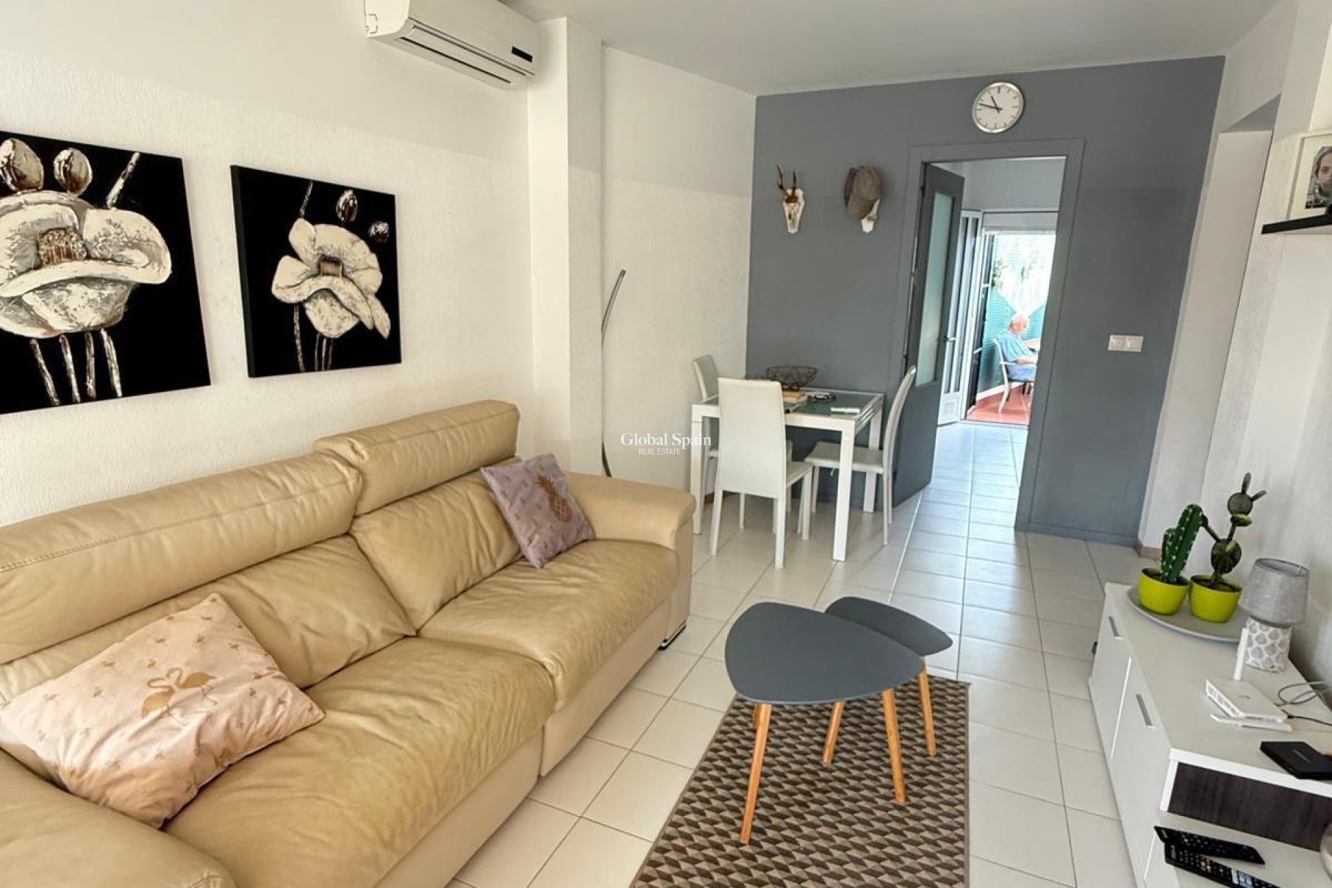 Resale - HOUSE -
TORREVIEJA - Aguas Nuevas