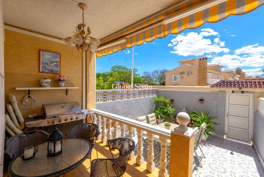 Resale - HOUSE -
TORREVIEJA - Aguas Nuevas