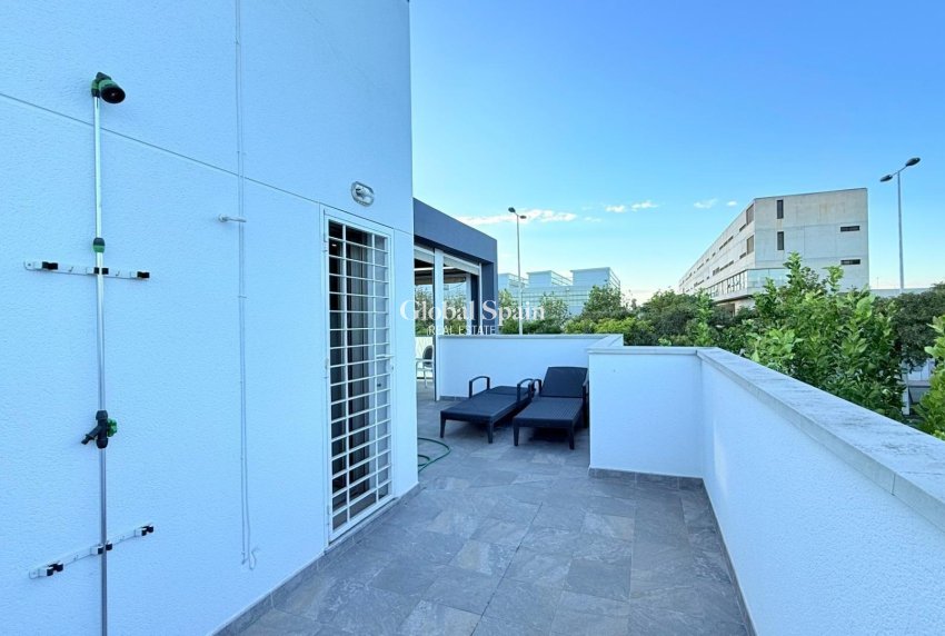 Resale - HOUSE -
TORREVIEJA - Aguas Nuevas