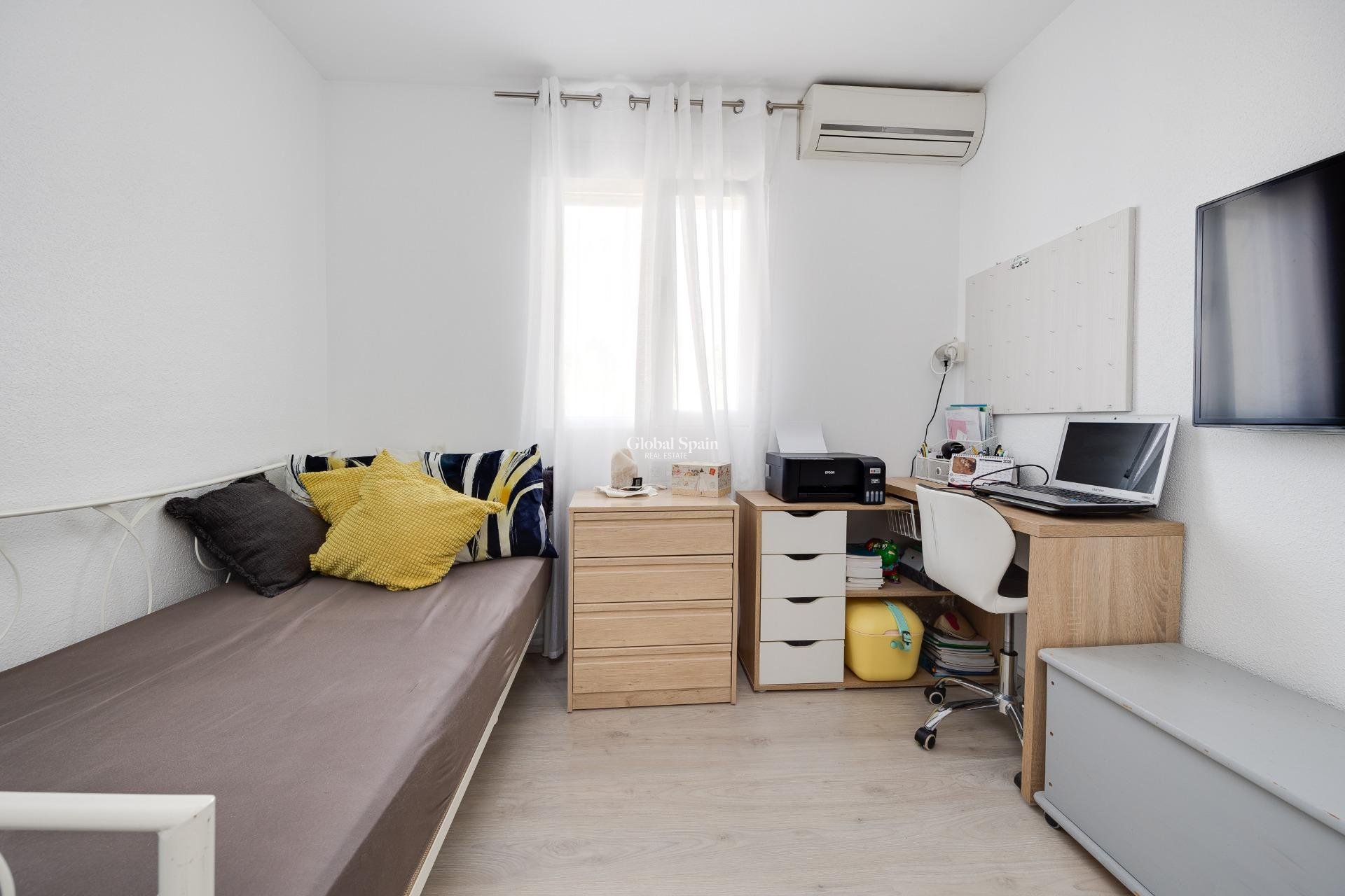 Resale - HOUSE -
TORREVIEJA - Aguas Nuevas