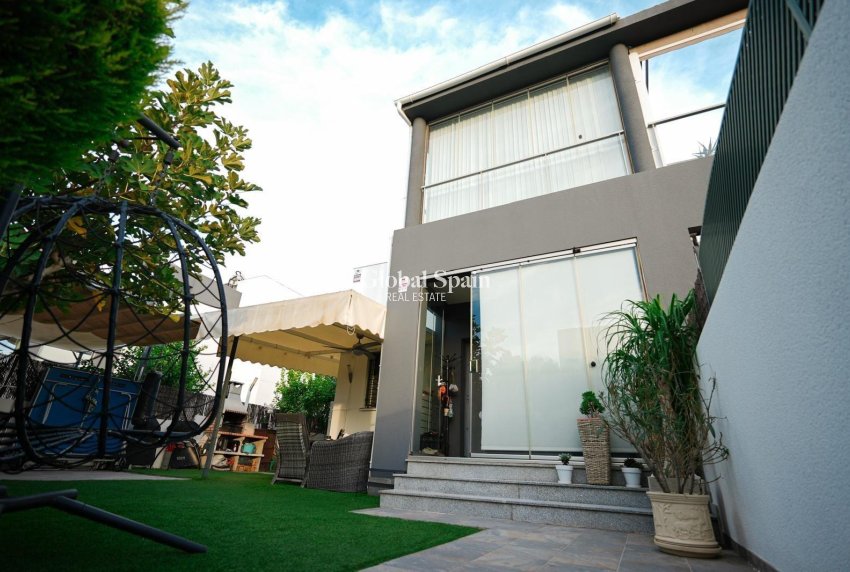 Resale - HOUSE -
TORREVIEJA - Aguas Nuevas