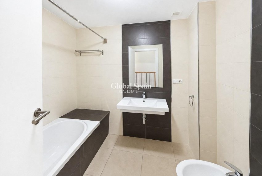 Resale - HOUSE -
TORREVIEJA - Aguas Nuevas