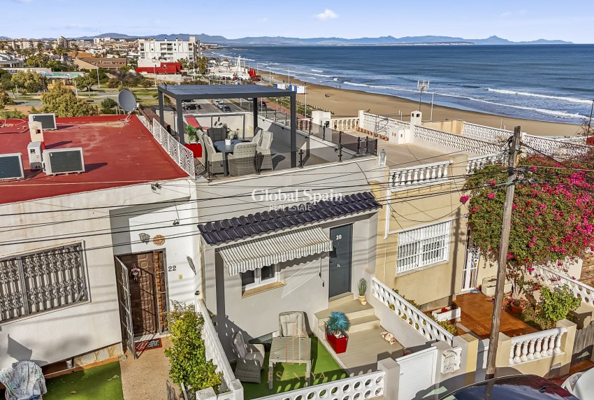 Resale - HOUSE -
TORREVIEJA - Cabo Cervera