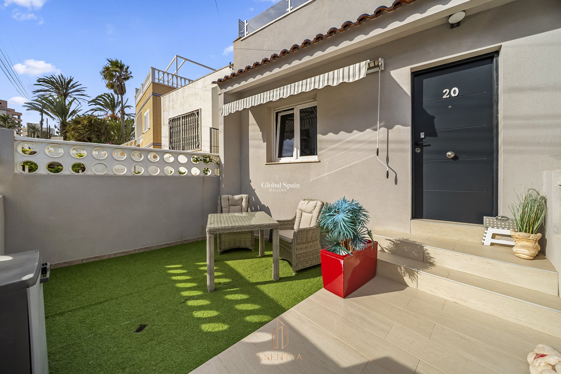 Resale - HOUSE -
TORREVIEJA - Cabo Cervera