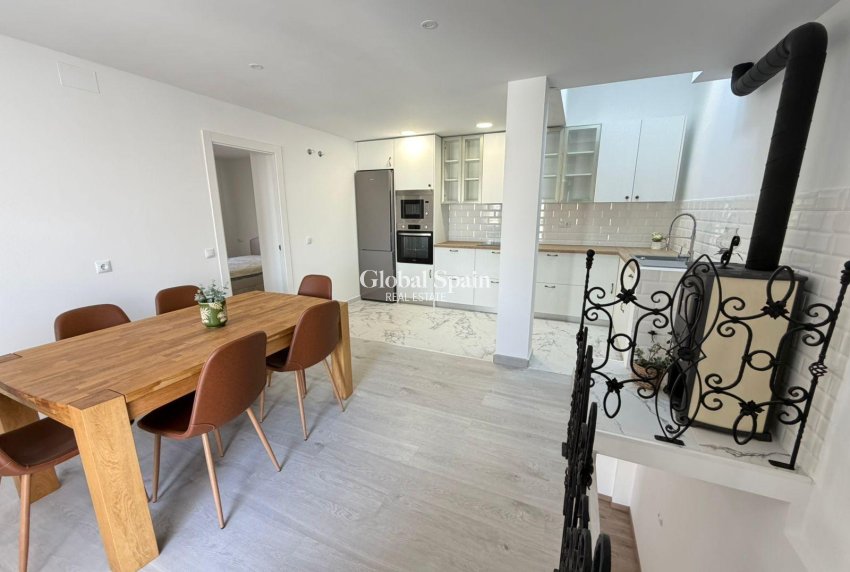 Resale - HOUSE -
TORREVIEJA - Cabo Cervera