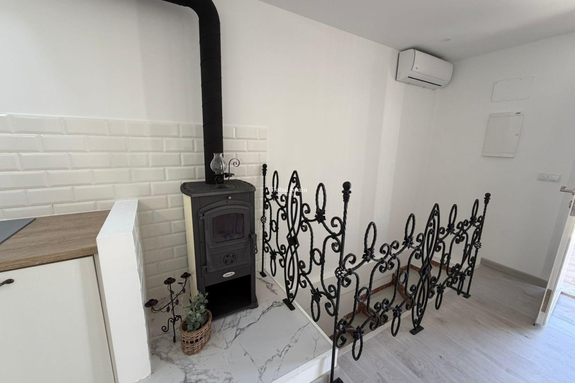 Resale - HOUSE -
TORREVIEJA - Cabo Cervera