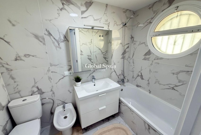 Resale - HOUSE -
TORREVIEJA - Cabo Cervera