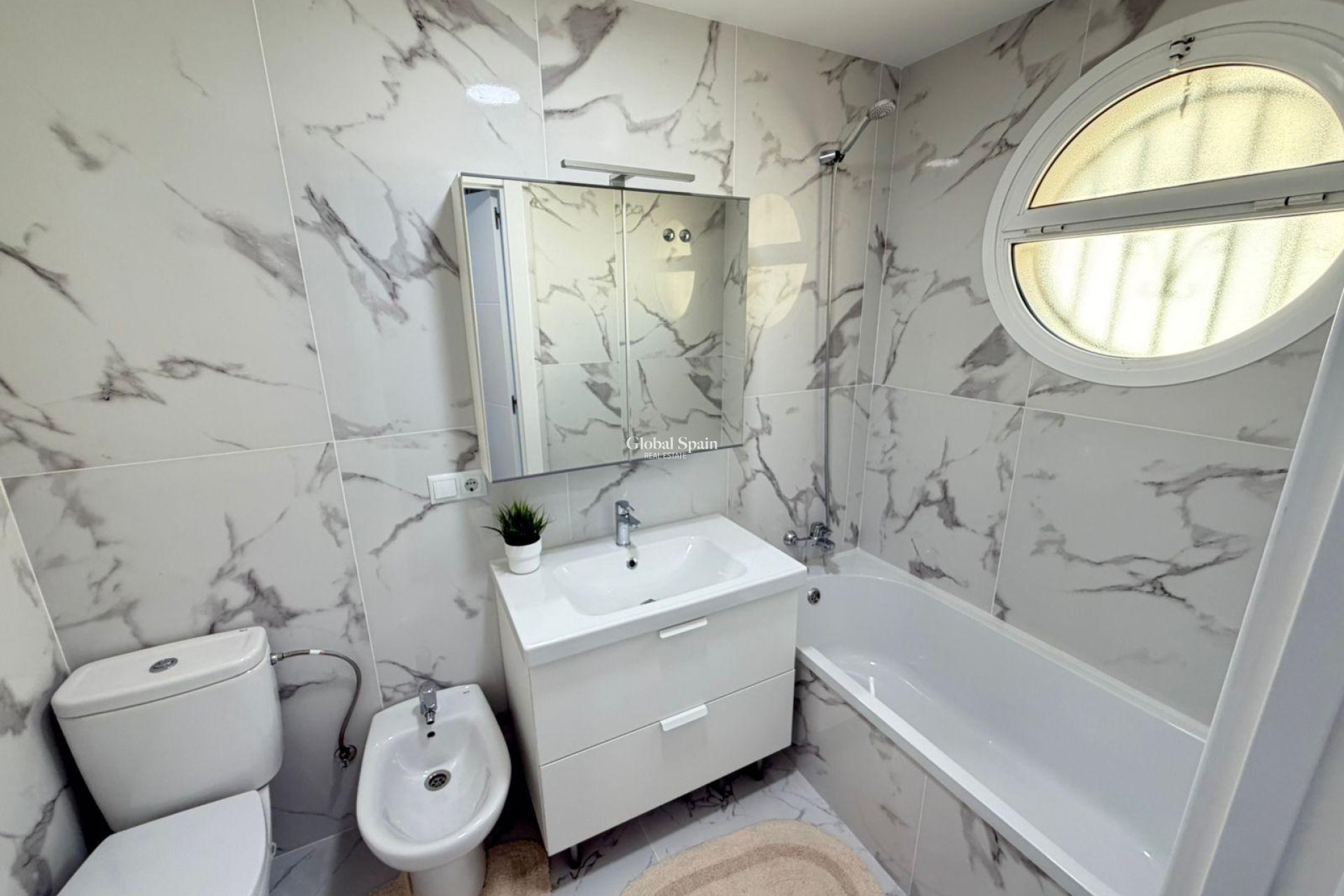 Resale - HOUSE -
TORREVIEJA - Cabo Cervera