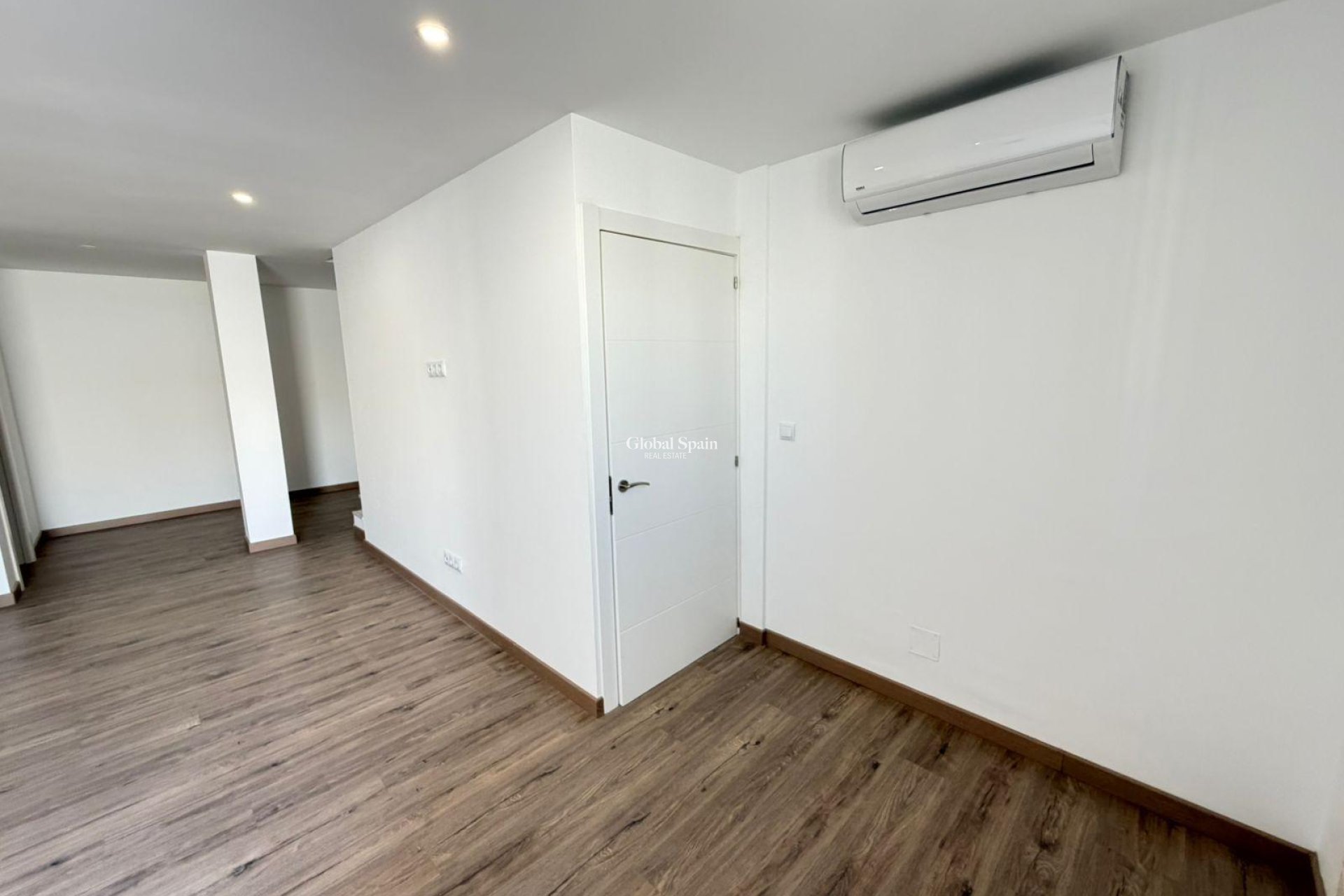 Resale - HOUSE -
TORREVIEJA - Cabo Cervera