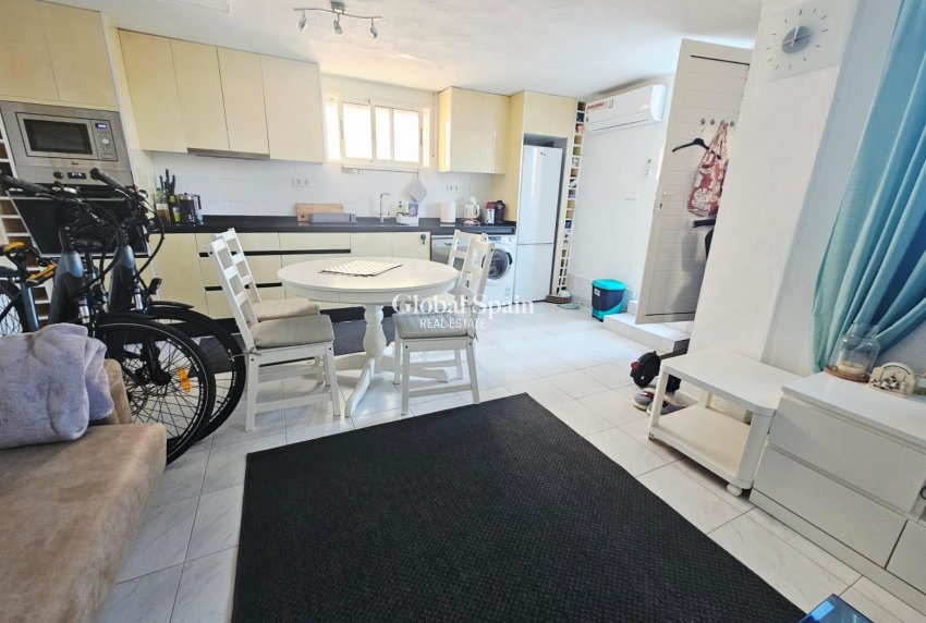 Resale - HOUSE -
TORREVIEJA - Cabo Cervera